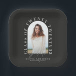 Plato De Papel Moderna graduación de arco de fotografía de tipogr<br><div class="desc">Tipografía geométrica moderna elegante tarjeta de invitación de graduación de arco fotográfico blanco y negro.</div>