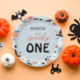 Plato De Papel Moderno Cute Spooky Un niño de Halloween Primer cu