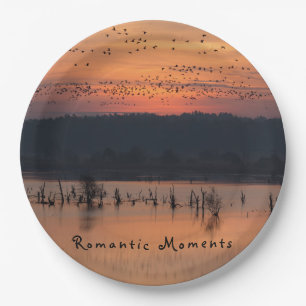 Plato De Papel Momentos románticos Aves al amanecer foto con text