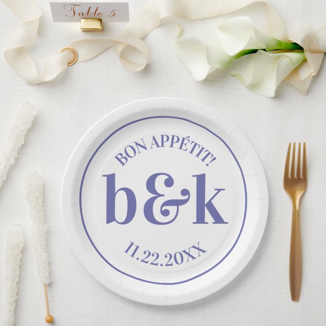 Plato De Papel Monograma mínimo moderno Iniciales Boda púrpura (Boda)