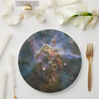 Plato De Papel Montaña mística en el espacio hubble de la nebulos