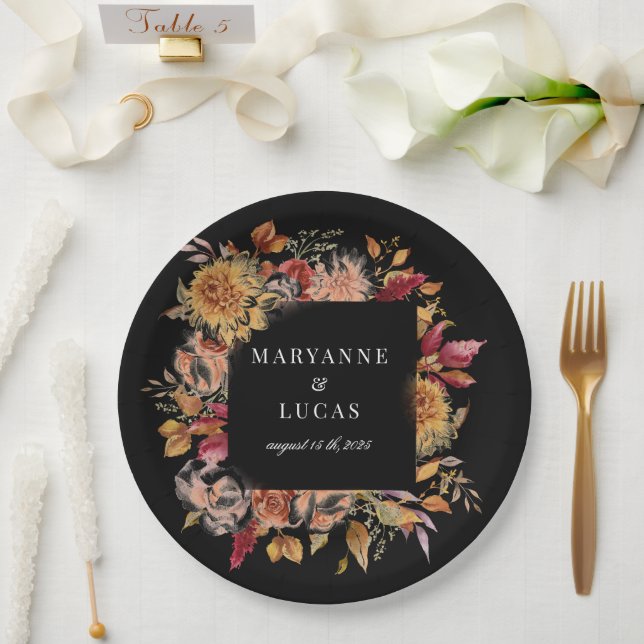 Plato De Papel Moody Autumn Floral Monograma (Boda)