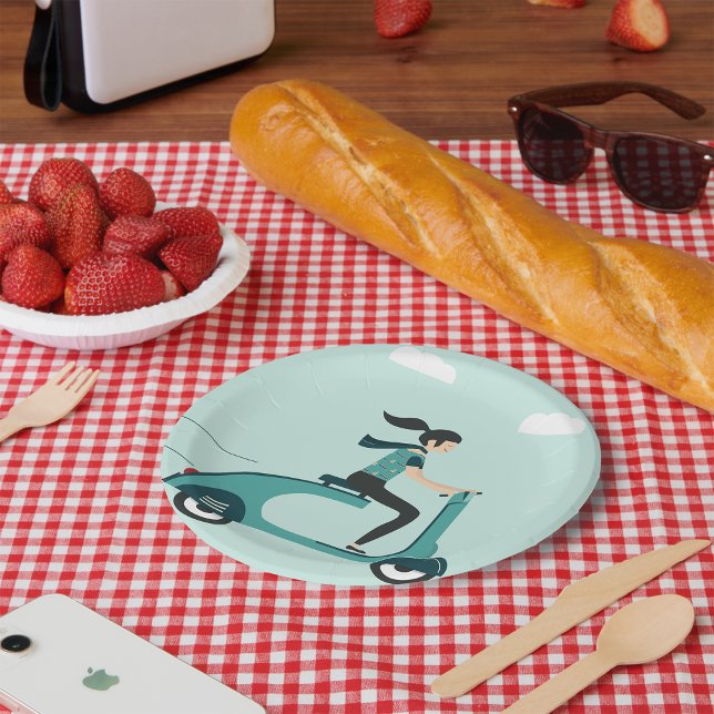 Plato De Papel Mujer En Un Scooter (Subido por el creador)