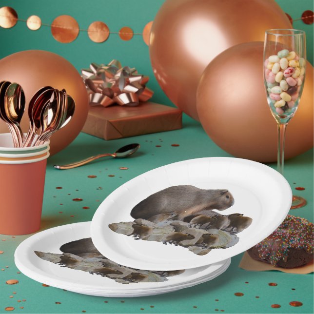 Plato De Papel Mummy Y Baby Capybaras, (Multi)