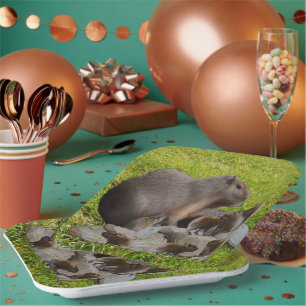 Plato De Papel Mummy Y Baby Capybaras,