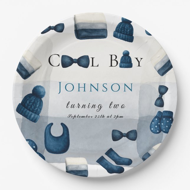 Plato De Papel navidades invierno cálido muchacho que cumple dos  (Anverso)