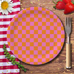 Plato De Papel Neon Pink Naranja Checkered Checkerboard Vintage<br><div class="desc">Tablero de verificación de neón rosa y Naranja | Vintage | Clásica | Trendy | Elegante | Moda | Mínimo</div>