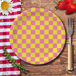 Plato De Papel Neon Pink Yellow Checkboard Checkerboard Vintage<br><div class="desc">Tablero de verificación de color rosa y amarillo neón | Vintage | Clásica | Trendy | Elegante | Moda | Mínimo</div>