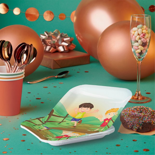 Plato De Papel Niños felices jugando afuera (Subido por el creador)