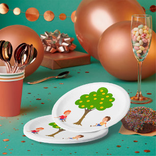 Plato De Papel Niños juguetones sentados bajo un manzano