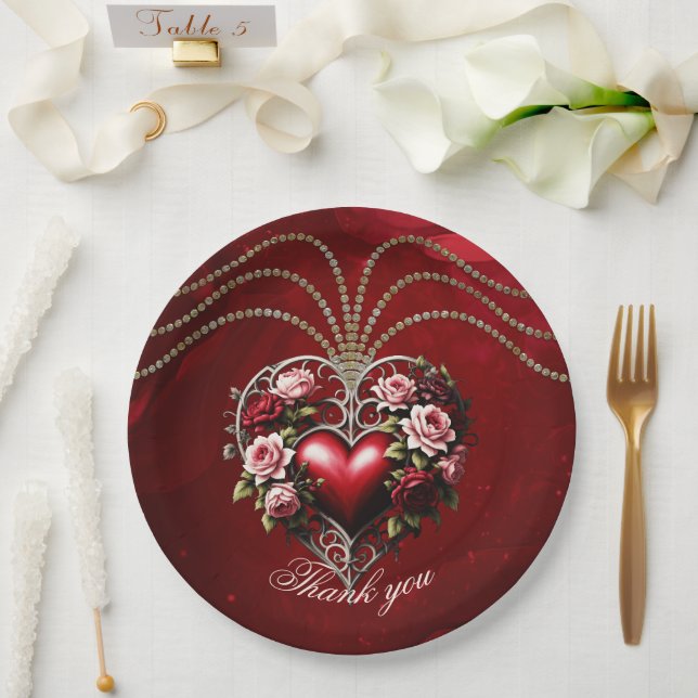 Plato De Papel Noble corazón gótico con flores. (Boda)