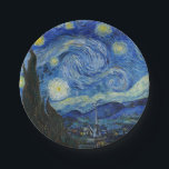 Plato De Papel Noche estrellada, 1889, por Vincent van Gogh<br><div class="desc">Noche estrellada,  1889,  por Vincent van Gogh. Se ve desde la ventana de la sala de asilo de Saint-Rémy-de-Provence,  orientada al este,  justo antes de la salida del sol,  con la adición de un pueblo imaginario.</div>