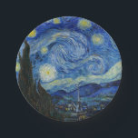 Plato De Papel Noche estrellada, 1889, por Vincent van Gogh<br><div class="desc">Noche estrellada,  1889,  por Vincent van Gogh. Se ve desde la ventana de la sala de asilo de Saint-Rémy-de-Provence,  orientada al este,  justo antes de la salida del sol,  con la adición de un pueblo imaginario.</div>
