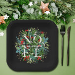 Plato De Papel NOEL Greenery Navidades Negros Personalizados<br><div class="desc">La palabra NOEL y tu nombre entre las hojas de invierno y las bayas rojas,  blancas y doradas en un fondo negro (o cualquier color),  estos platos de papel cuadrado son elegantes para cualquier ocasión de Navidad de vacaciones. COINCIDIENDO con los artículos de nuestra tienda.</div>
