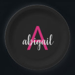 Plato De Papel Nombre monograma de estilo negro rosado en calient<br><div class="desc">Personalizado nombre de guión elegante y moderno inicial y elegante color rosa y negro caliente Añadir su nombre Fiesta Plate son personalizados y perfectos para Sweet 16,  1st,  21st,  30th,  40th,  50th,  60th,  70th,  Birthday Party,  Bodas,  Graduación,  Quinceanera,  Bridal Shower,  Bacheloréa fiesta,  aniversario o Baby Shower.</div>