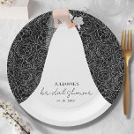 Plato De Papel Novia elegante en ducha de novia negra<br><div class="desc">Una novia vestida con su boda sobre una rosa blanca sobre un fondo negro (o de cualquier color),  se suma a la decoración de la ducha de novias. COINCIDIENDO con los artículos de nuestra tienda.</div>