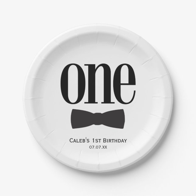 Plato De Papel Nuestro pequeño hombre primera fiesta de cumpleaño (Anverso)