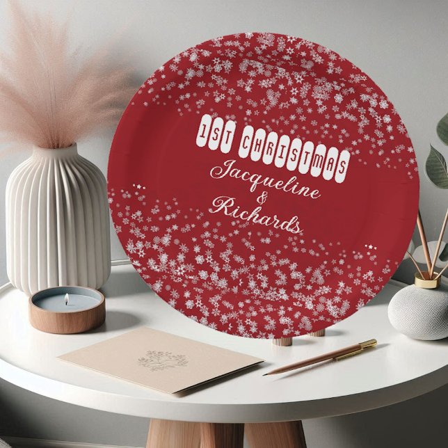 Plato De Papel Nuestro primer Personalizado elegante rojo con cop (Our First Christmas Snowflakes Red Elegant Custom Paper Plates)