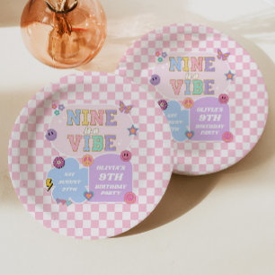 Plato De Papel Nueve es una fiesta de cumpleaños de Vibe Preppy P