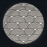 Plato De Papel Onda Japonesa Seigaiha Blanco Negro Y Crema<br><div class="desc">Patrón De Ola Seigaiha Japonesa - Blanco Negro Y Crema.</div>
