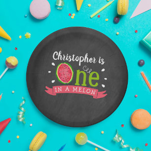 Plato De Papel One In A Melon Chalkboard Primer cumpleaños