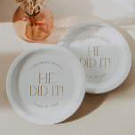 Plato De Papel Oro Fete Moderno Lo Hizo Graduación<br><div class="desc">Este oro de fete moderno que hizo sus placas de papel de graduación son perfectos para un simple fiesta de grado. El diseño presenta una elegante tipografía boho con un toque sofisticado en oro minimalista y blanco. Personalice sus placas de papel con el nombre del año de graduación y clase....</div>
