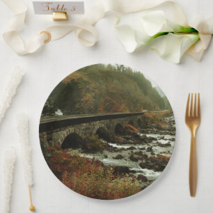 Plato De Papel Paisaje de los bosques y ríos otoñales