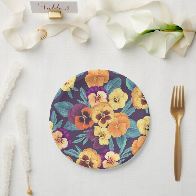 Plato De Papel Pansies en violeta de ciruela (Boda)