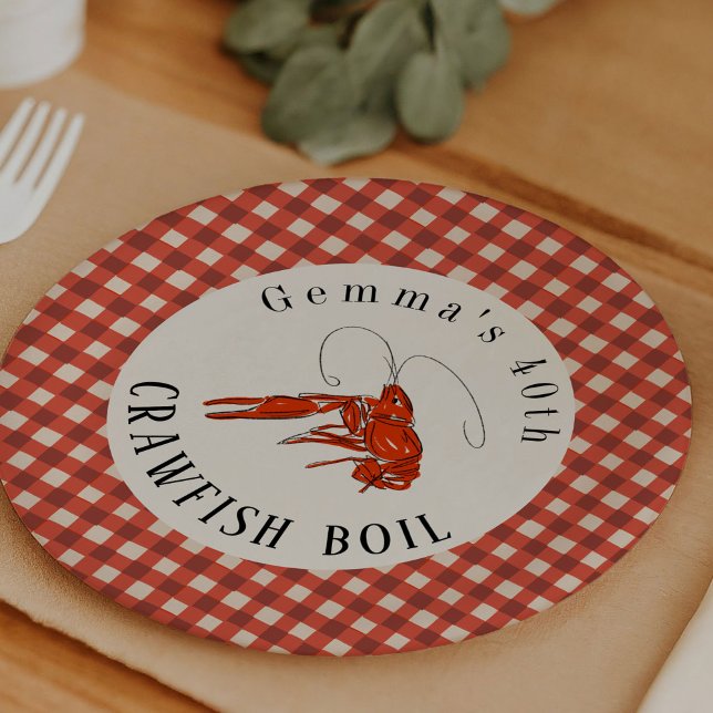 Plato De Papel Papel de fiesta de mariscos con estampado de gingh (Crawfish boil party red gingham personalized paper plates.)