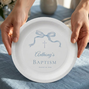 Plato de papel para bautizo con lazo azul moderno