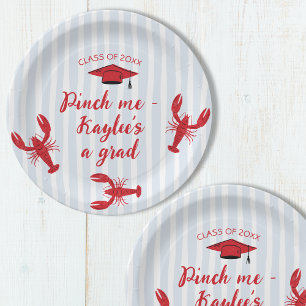 Plato De Papel Partido de Graduación Pinch Me Crawfish & Cap 2025