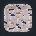 Plato De Papel Pasta de perro de Corgi y placas de papel de hueso<br><div class="desc">Perros de Corgi con colores de calzado de peto,  rojo y trío,  con huellas de pata y patrón de huesos de perro.</div>