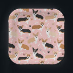Plato De Papel Pasta de perro de Corgi y placas de papel de hueso<br><div class="desc">Perros de Corgi con colores de calzado de peto,  rojo y trío,  con huellas de pata y patrón de huesos de perro.</div>