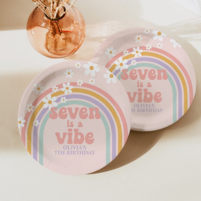 Plato De Papel Pastel arcoiris Siete es un cumpleaños de Vibe VII (Subido por el creador)