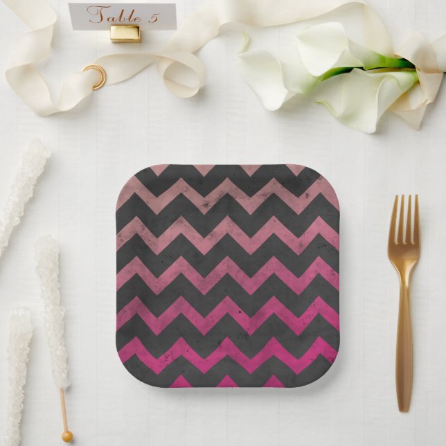 Plato De Papel Patrón de chevron de magenta rosa rojo ombre gris  (Boda)