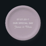 Plato De Papel Patrón de rayas planchas de papel de boda personal<br><div class="desc">Cambie los campos de texto a lo que desee. También puede cambiar cada tipo de letra y su tamaño y color utilizando la función "Personalizar it",  así como añadir más campos de texto si lo desea. Vea mi tienda para ver más artículos con este diseño y opciones de color.</div>