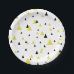 Plato De Papel Patrón geométrico amarillo y negro personalizado<br><div class="desc">Platos de papel modernos y elegantes con un patrón de triángulos negros y amarillos. Este plato de papel festivo será un acento perfecto para cualquier fiesta.</div>
