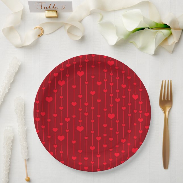 Plato De Papel Patrón popular de corazones rojos (Boda)
