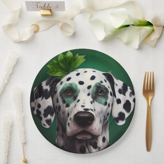 Plato De Papel Perro dalmatiano con vestido del Día de San Patric (Boda)