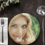 Plato De Papel Personalizado de cumpleaños foto hola 18 dieciocho<br><div class="desc">Plantilla para su foto. Sobreposición de texto blanco: ¡Hola 18! Un plato de papel para una fiesta de cumpleaños 18.</div>