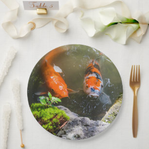 Plato De Papel Pescado de Koi en un estanque