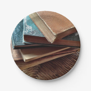 Plato De Papel Pila de libros usados viejos