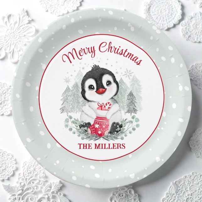 Plato De Papel Pingüino de Navidades cortos con nombre en accione (Cute Christmas Penguin with Stocking Name Paper Plates)