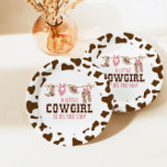 Plato De Papel Pink Cowgirl Western Baby Shower<br><div class="desc">¡Una pequeña vaquera está en camino! Chorra de vaca occidental rosa con la decoración de una ducha de bebé con mantas rosas.</div>