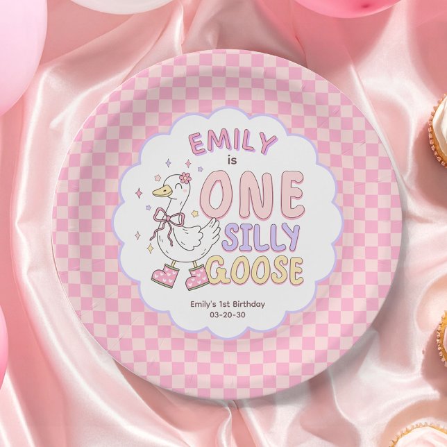 Plato De Papel Pink One Silly Goose - Retro Girl First Birthday  (Pink One Silly Goose Birthday Paper Plates. Girl First Birthday Party Paper Plates.)