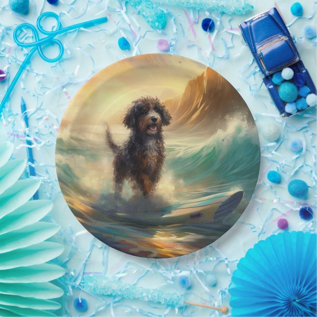 Plato De Papel Pintura de surf de Bernedoodle Beach (Fiesta)