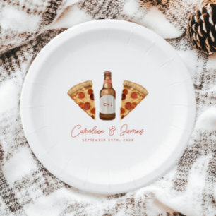 Plato De Papel Pizza y cerveza para bodas de parejas informales.