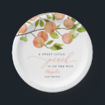 Plato De Papel Placa de papel de Baby Shower sobre el tema de la<br><div class="desc">Un plato rústico y moderno de papel higiénico con un ilustracion acuarela de frutas en una rama de árbol. El texto dice "un melocotón dulce está en camino".</div>