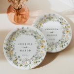 Plato De Papel Placa de papel de flores silvestres rusas<br><div class="desc">¡Estas placas de papel son perfectas para cualquier evento! ¡Edite fácilmente los nombres y la fecha! Vea toda la colección de Flores silvestres para ver más artículos que coincidan.</div>