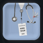 Plato De Papel Placas creativas de papel para graduación de enfer<br><div class="desc">Placas de fiesta de graduación de la escuela de enfermería personalizada con matorrales azules. Editar texto para agregar el nombre de la enfermera.</div>